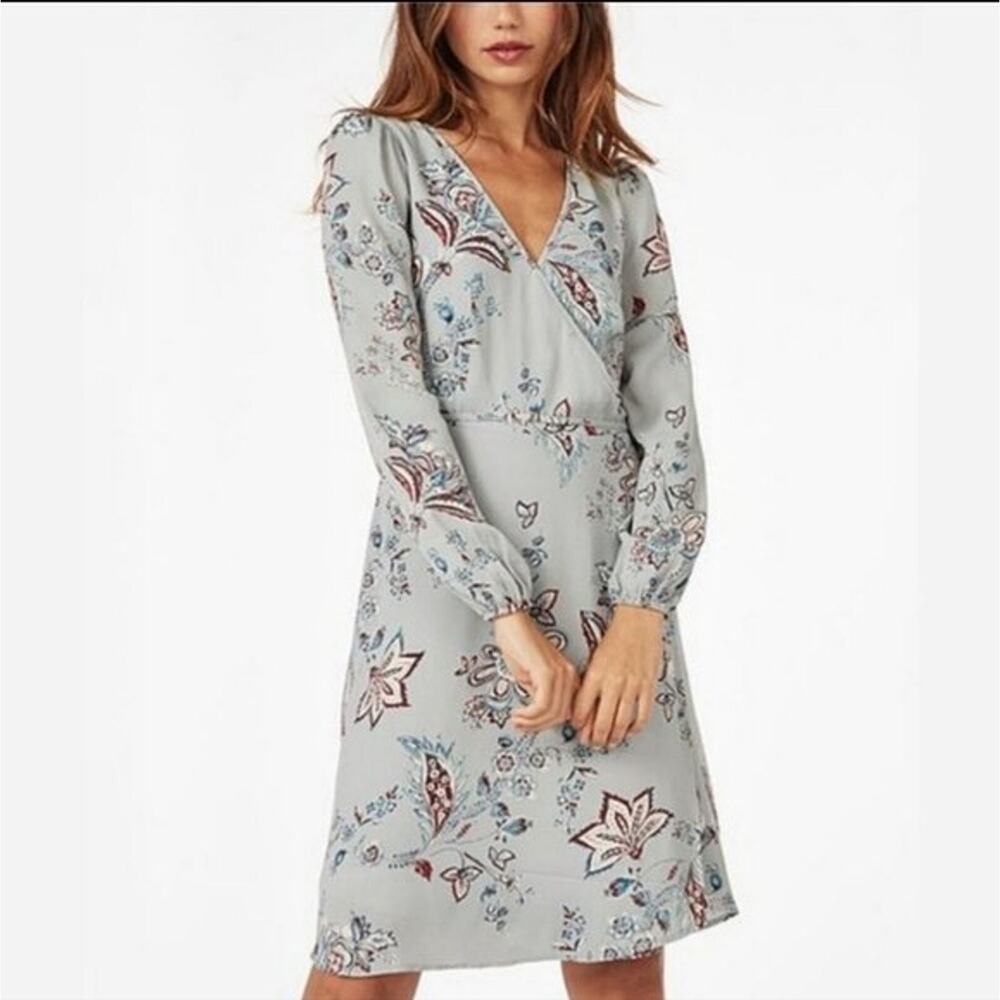 NWT JustFab Women's Small Wrap Dress with tie, Blue/Grey Floral Midi Feminine